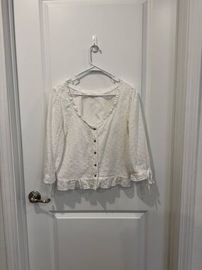 Women’s White Button-Front Ruffle 3/4 sleeve cotton Blouse